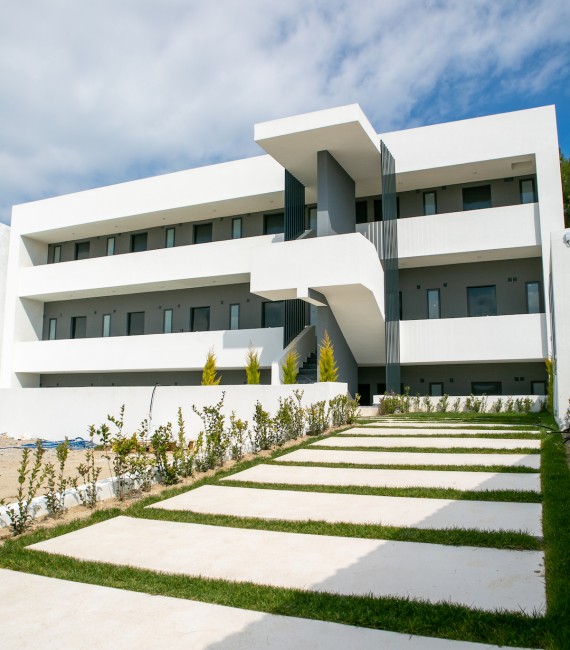 Benteler Studios in Kallithea - Mit Außenpool