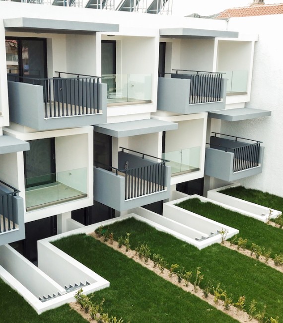 Benteler Studios in Kallithea - Mit Außenpool